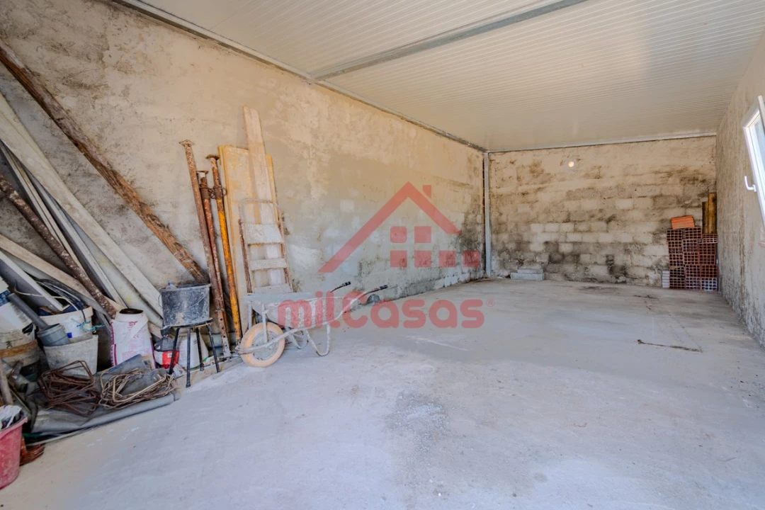 Moradia T2 para Venda em São Pedro da Cadeira Foto 32