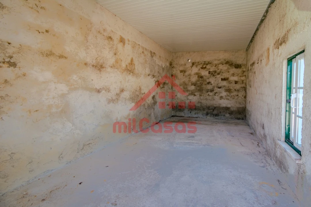 Moradia T2 para Venda em São Pedro da Cadeira Foto 36