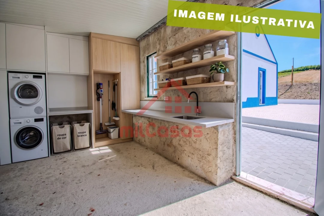 Moradia T2 para Venda em São Pedro da Cadeira Foto 37