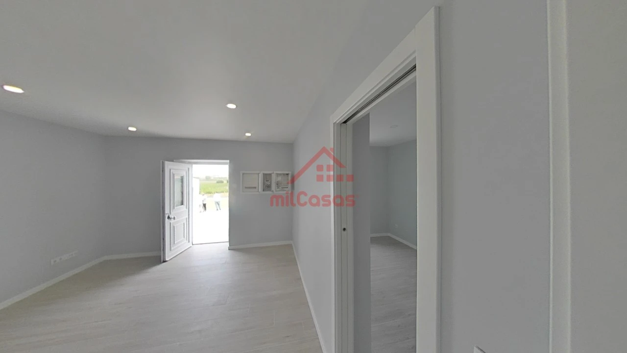 Moradia T2 para Venda em São Pedro da Cadeira Foto 82