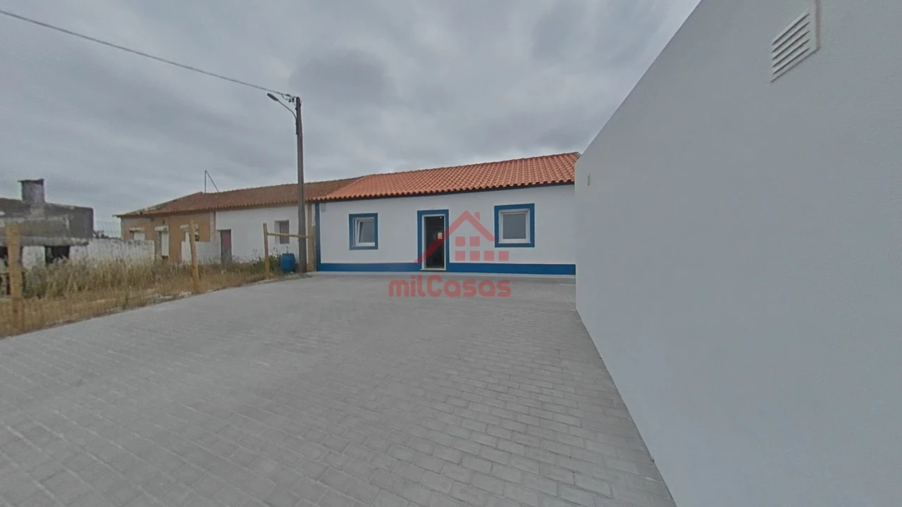 Moradia T2 para Venda em São Pedro da Cadeira Foto 58