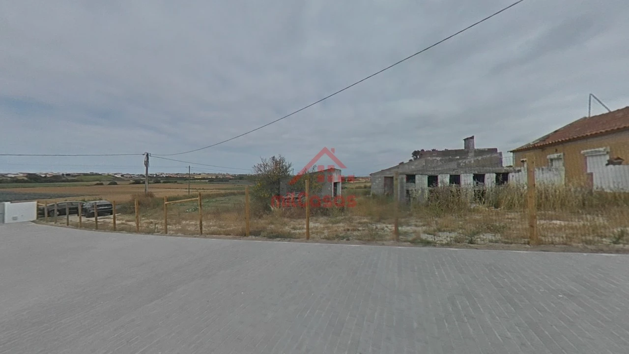 Moradia T2 para Venda em São Pedro da Cadeira Foto 48