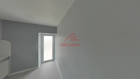 Moradia T2 para Venda em São Pedro da Cadeira