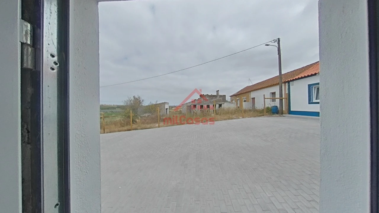 Moradia T2 para Venda em São Pedro da Cadeira Foto 61