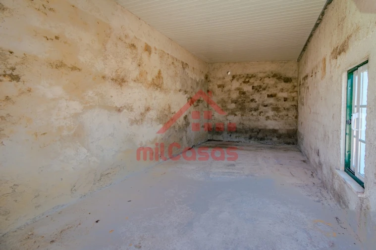 Moradia T2 para Venda em São Pedro da Cadeira Foto 36
