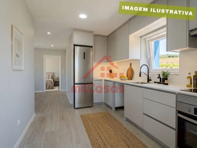 Moradia T2 para Venda em São Pedro da Cadeira Foto 19