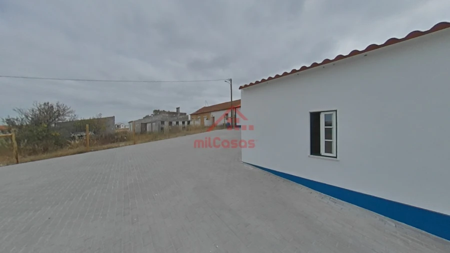 Moradia T2 para Venda em São Pedro da Cadeira Foto 49