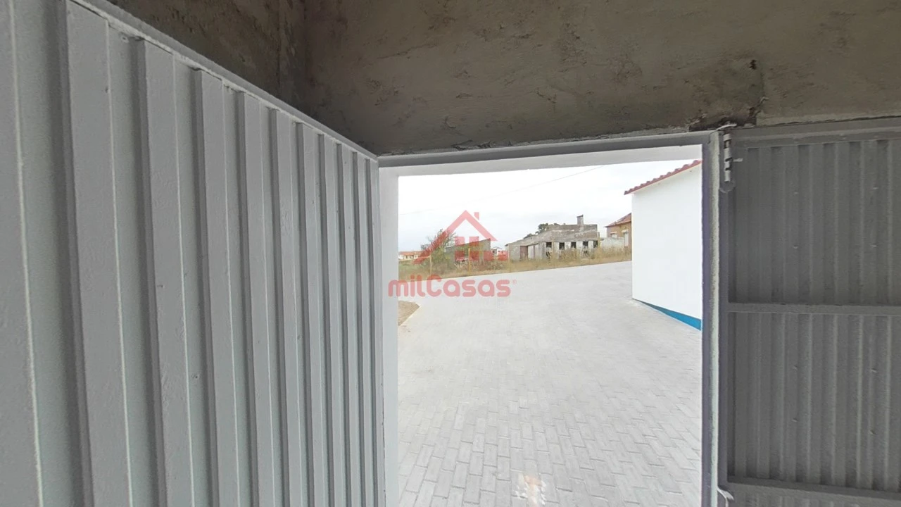 Moradia T2 para Venda em São Pedro da Cadeira Foto 52