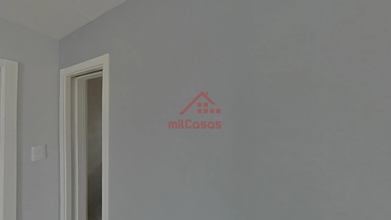 Moradia T2 para Venda em São Pedro da Cadeira Foto 74