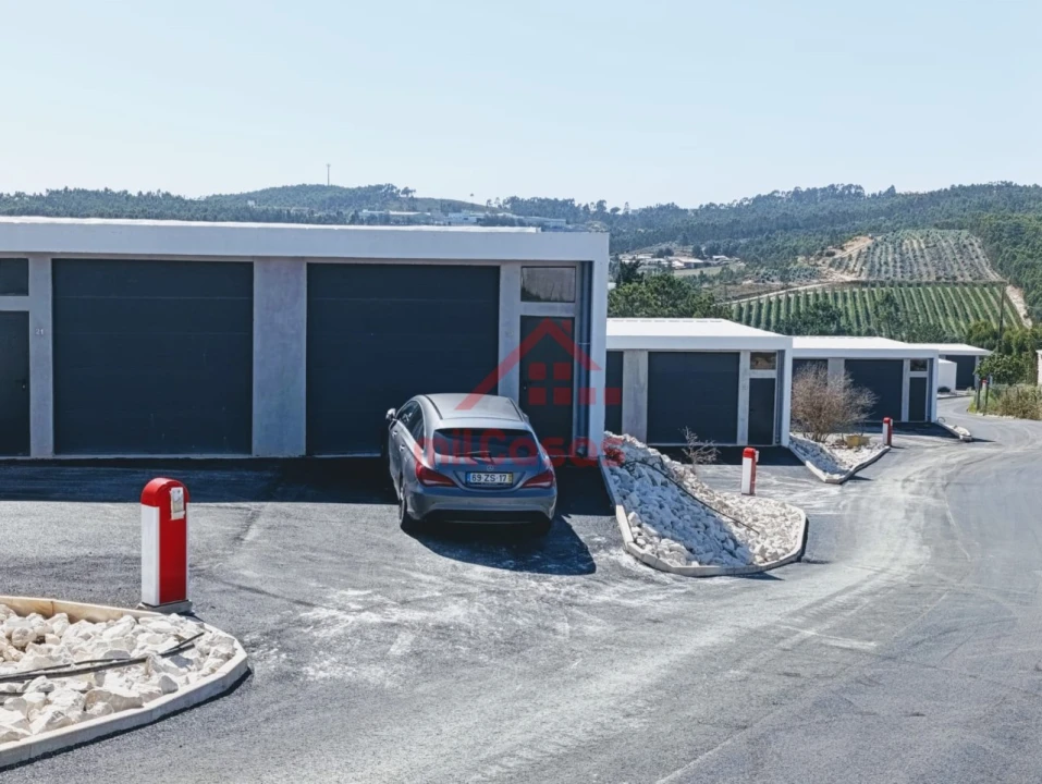 Garagem para Arrendamento em Santa Maria, São Pedro e Matacães Foto 12