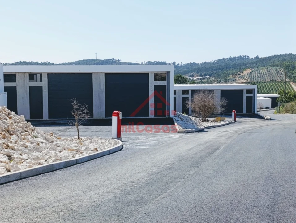 Garagem para Arrendamento em Santa Maria, São Pedro e Matacães Foto 13