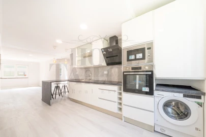Apartamento T2 para Venda em Benfica