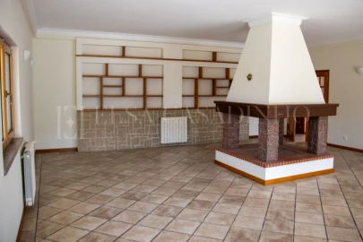 Moradia T4 para Venda em Sesimbra (Castelo)