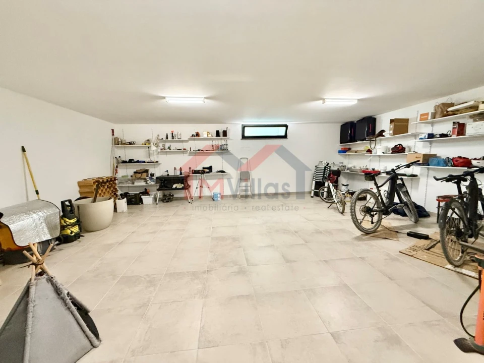 Moradia T4 para Venda em Pechão Foto 39