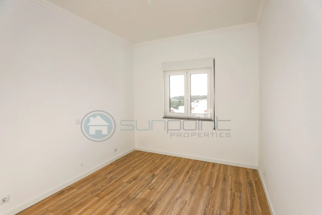 Apartamento T1 para Arrendamento em Luz Foto 8