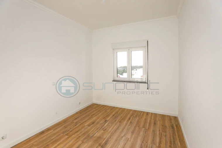 Apartamento T1 para Arrendamento em Luz Foto 8