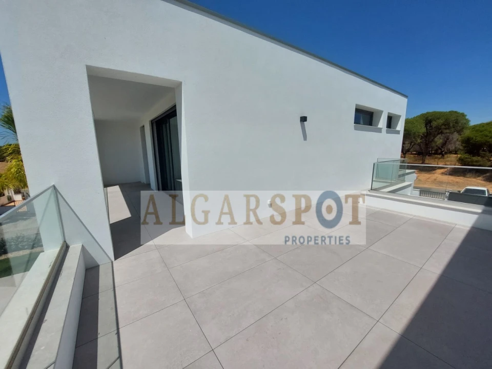 Moradia T3 para Venda em Quarteira Foto 31