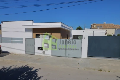 Moradia T3 para Venda em Fernao Ferro