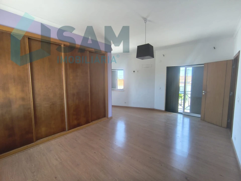 Apartamento T4 para Venda em Salvaterra de Magos e Foros de Salvaterra Foto 17