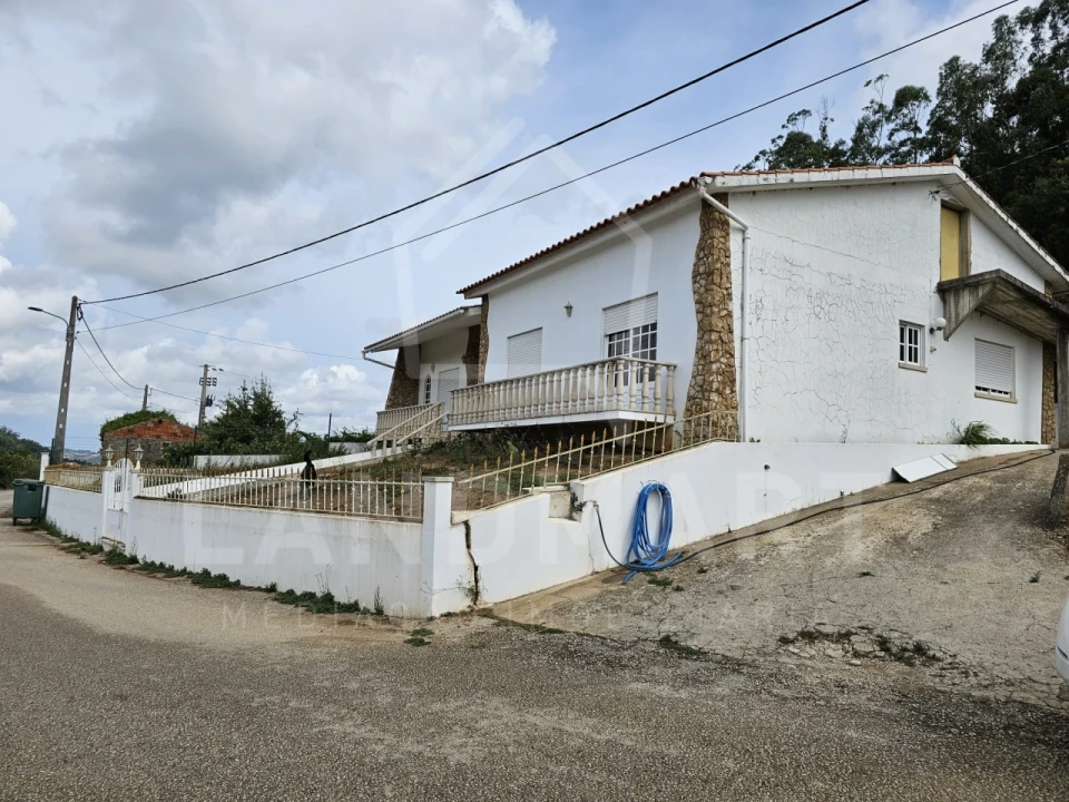 Moradia T3 para Venda em Vimeiro Foto 8