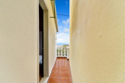 Moradia T1 para Venda em Canhas
