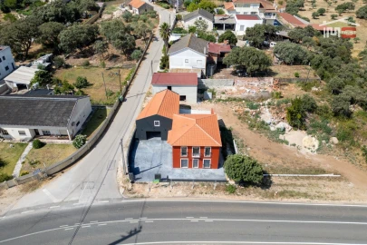 Moradia T4 para Venda em Nossa Senhora das Misericordias