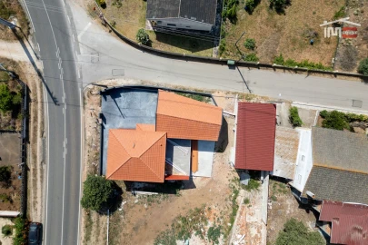 Moradia T4 para Venda em Nossa Senhora das Misericordias