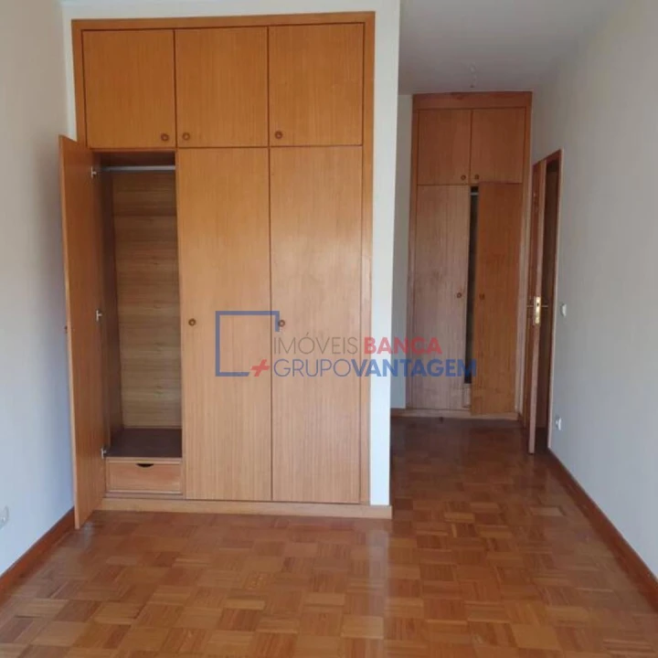 Apartamento T2 para Venda em Rio Tinto Foto 6