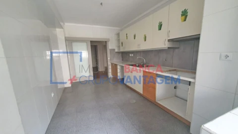 Apartamento T3 para Venda em Aguas Santas