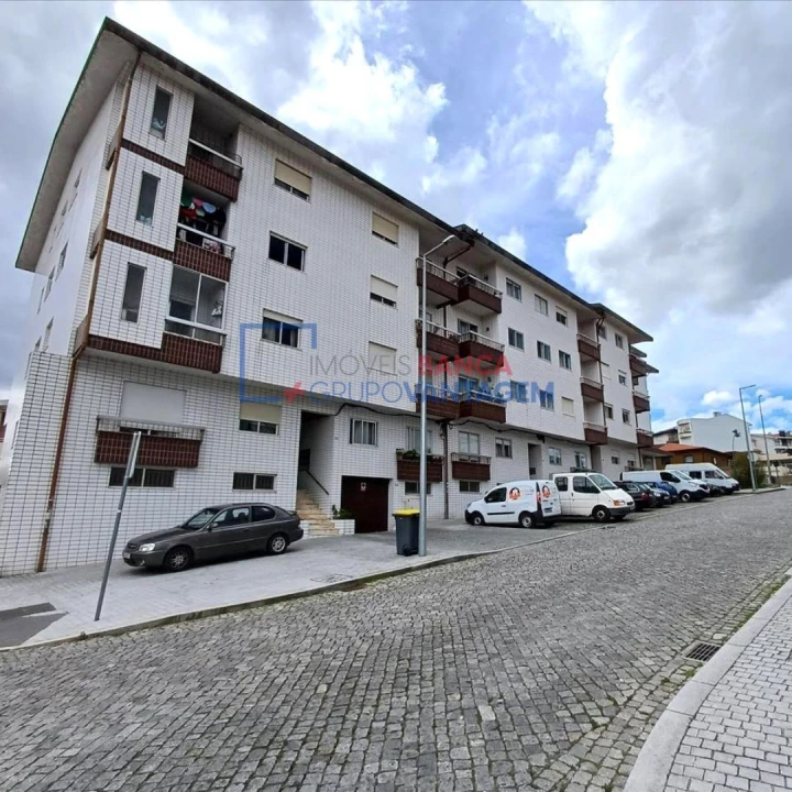 Apartamento T3 para Venda em Cidade da Maia Foto 1