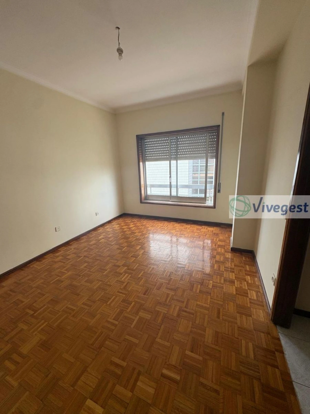 Apartamento T2 para Arrendamento em Nogueira e Silva Escura Foto 7