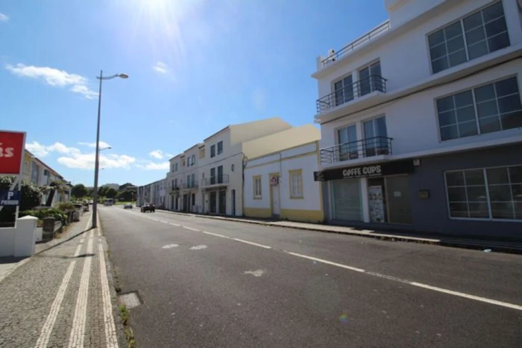 Moradia T3 para Venda em Ponta Delgada (São José) Foto 4