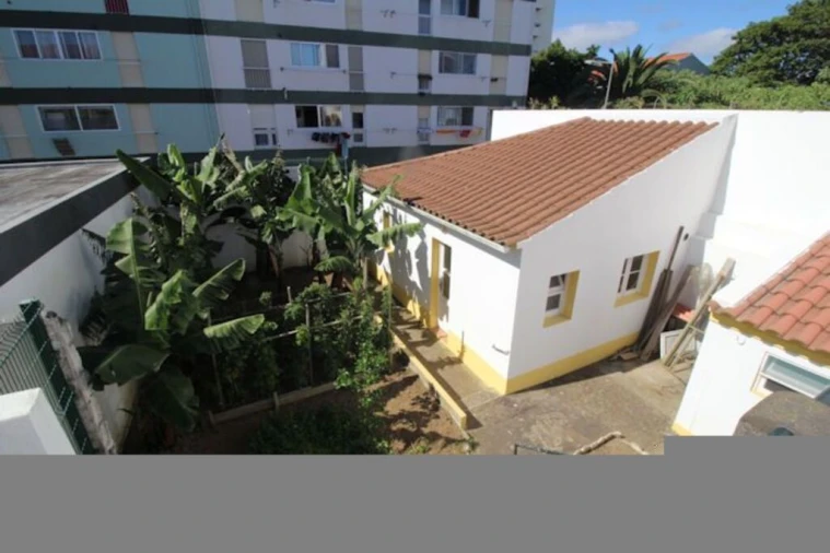 Moradia T3 para Venda em Ponta Delgada (São José) Foto 25