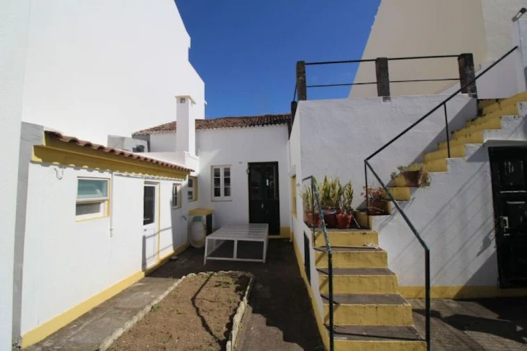 Moradia T3 para Venda em Ponta Delgada (São José) Foto 21