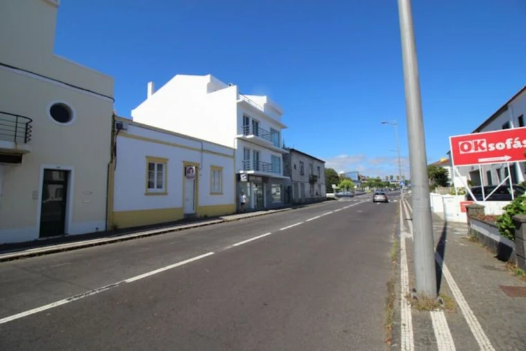 Moradia T3 para Venda em Ponta Delgada (São José) Foto 3