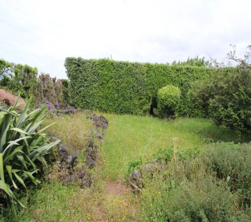 Terreno para Venda em Rabo de Peixe Foto 9