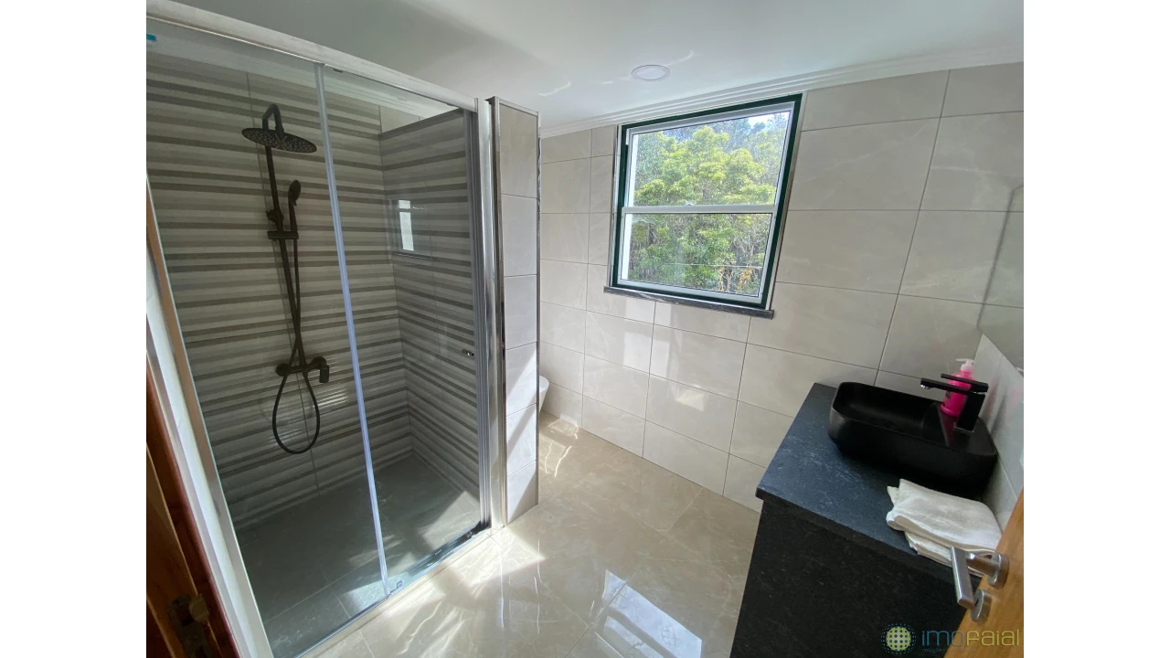 Moradia T5 para Venda em Capelo Foto 20