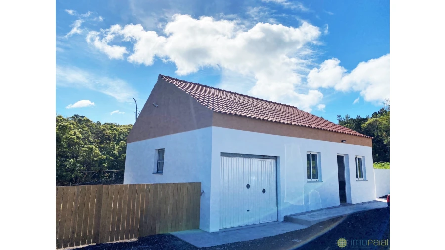 Moradia T5 para Venda em Capelo Foto 6