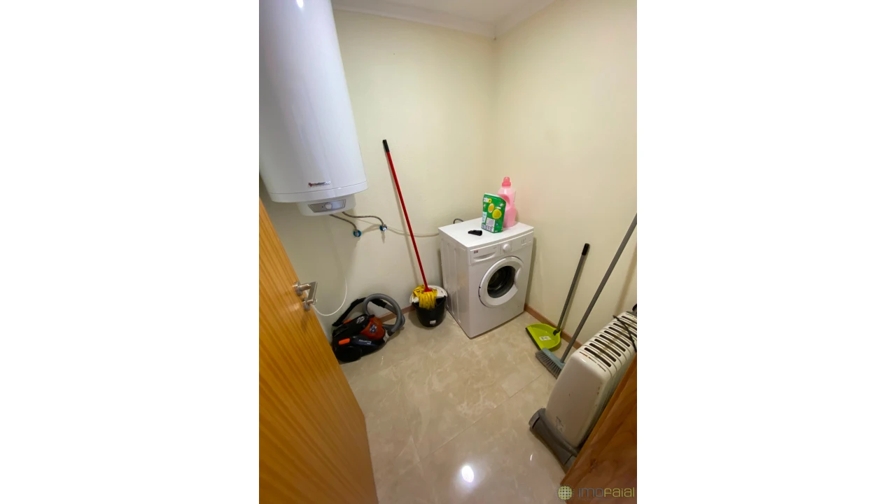 Moradia T5 para Venda em Capelo Foto 19