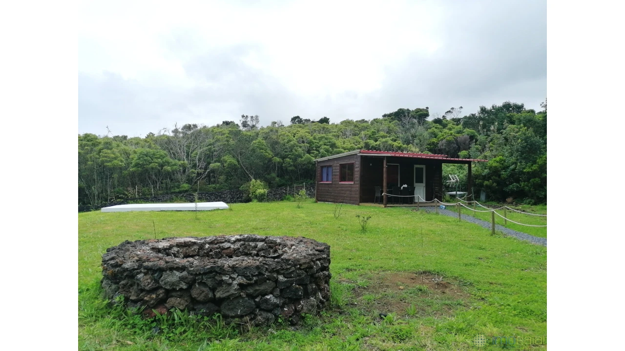 Moradia T5 para Venda em Capelo Foto 49