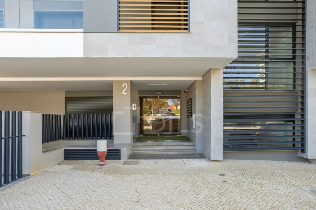 Apartamento T3 para Venda em Faro (Sé e São Pedro) Foto 3