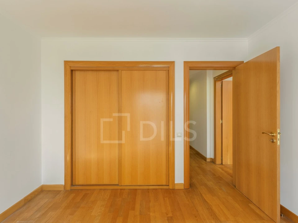 Apartamento T3 para Venda em Campolide Foto 18