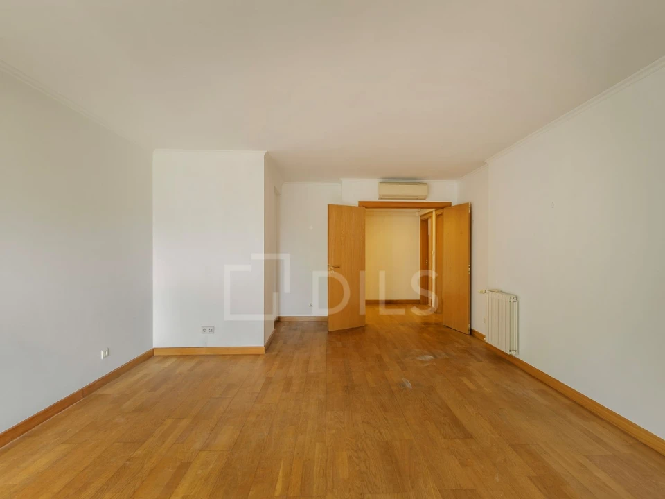 Apartamento T3 para Venda em Campolide Foto 3