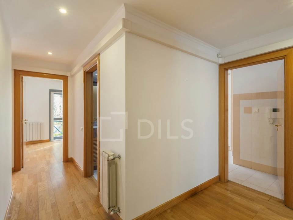 Apartamento T3 para Venda em Campolide Foto 13