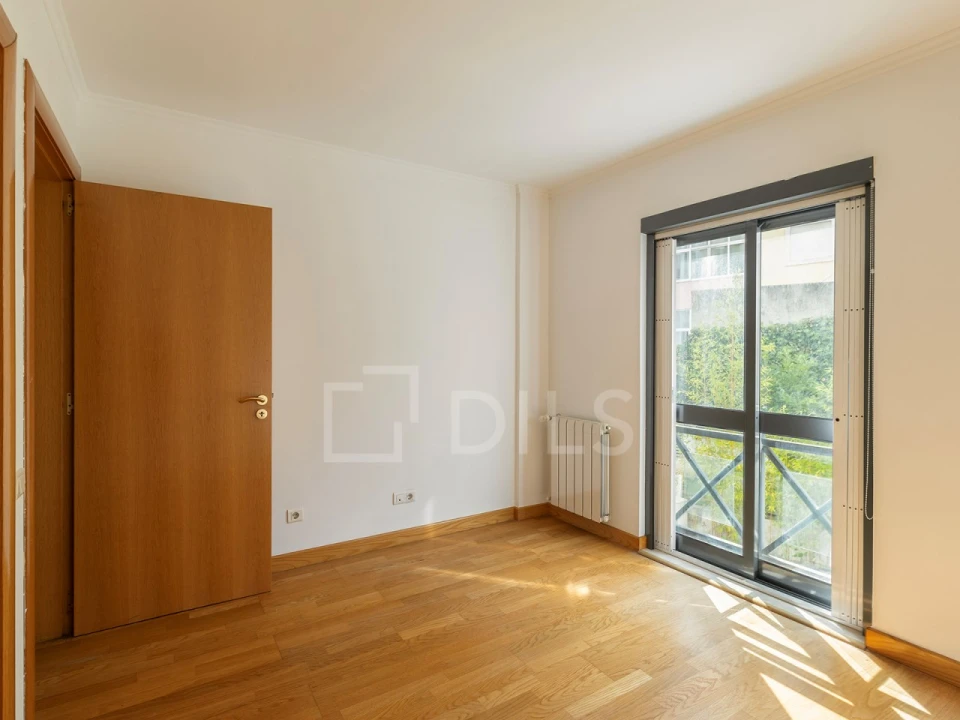 Apartamento T3 para Venda em Campolide Foto 24
