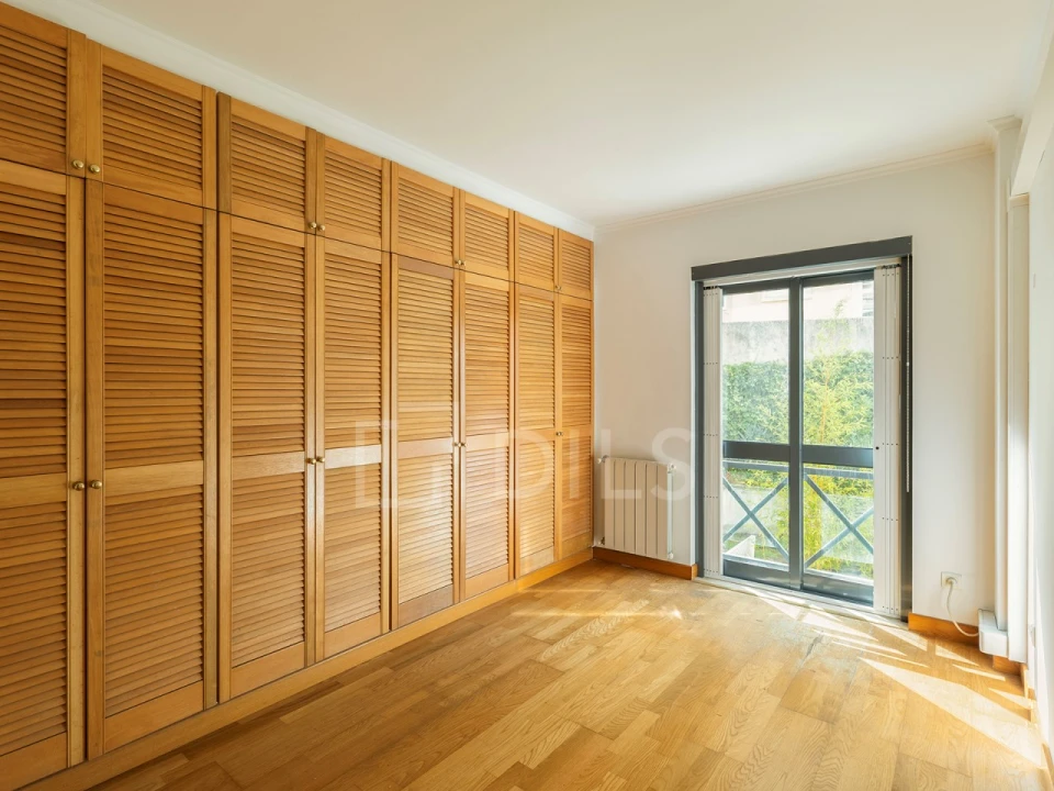 Apartamento T3 para Venda em Campolide Foto 8