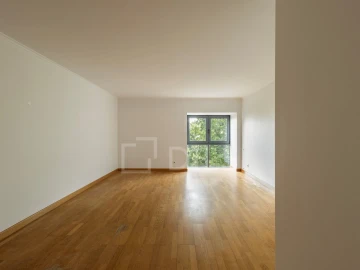 Apartamento T3 para Venda em Campolide