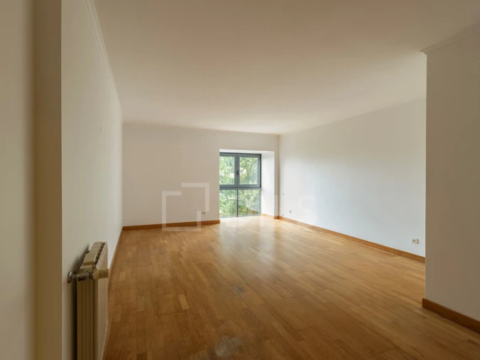 Apartamento T3 para Venda em Campolide Foto 2