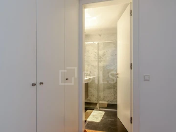 Apartamento T3 para Venda em Lordelo do Ouro e Massarelos