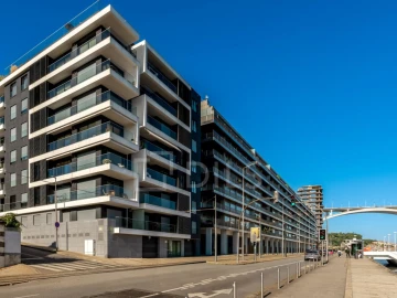 Apartamento T3 para Venda em Lordelo do Ouro e Massarelos